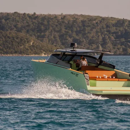 Condor Yachting Boat Bådhotel *