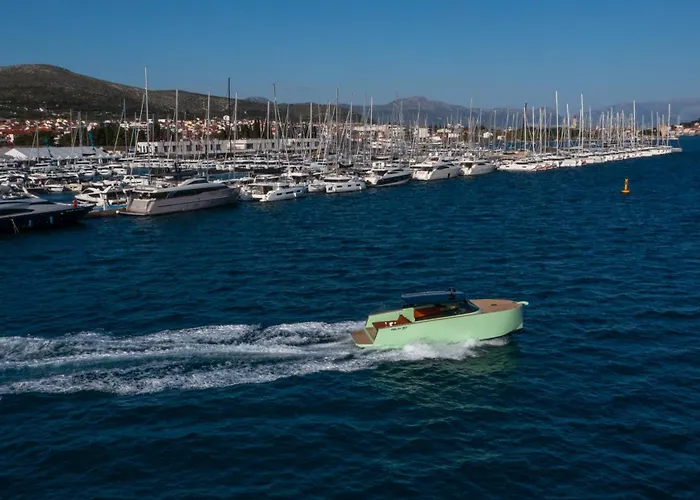 船上ホテル Condor Yachting Boat スプリト